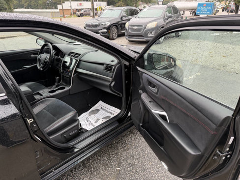 Used 2015 Toyota Camry XSE image 19