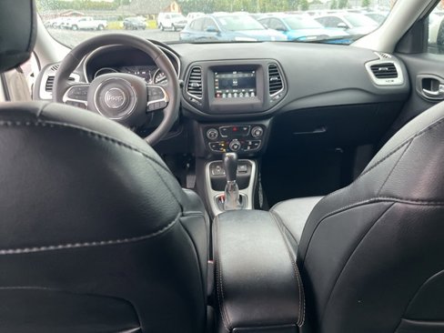 Used 2021 Jeep Compass Latitude image 17