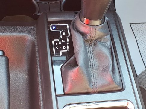 Used 2016 Toyota Tacoma SR image 17