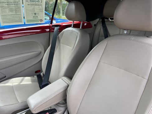 Used 2014 Volkswagen Beetle TDI image 12