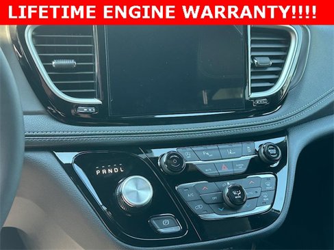 New 2026 Chrysler Pacifica Select image 23
