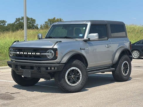 Used 2023 Ford Bronco Outer Banks w/ Sasquatch Package image 2