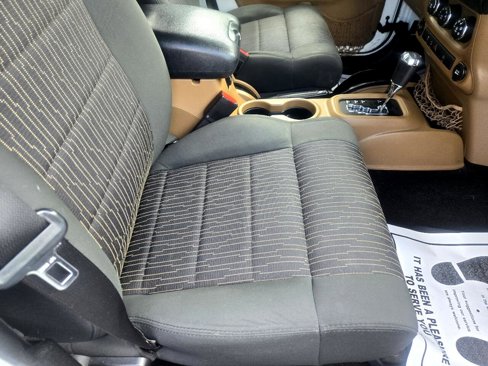 Used 2012 Jeep Wrangler Unlimited Rubicon w/ Connectivity Group image 56