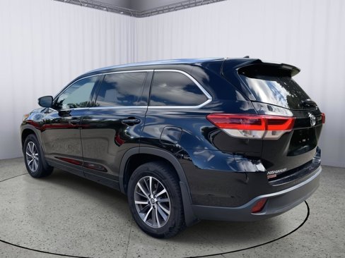 Used 2018 Toyota Highlander XLE image 6