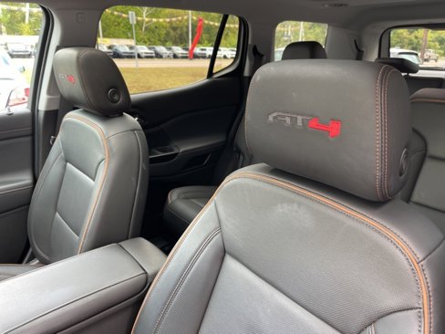 Used 2023 GMC Acadia AT4 w/ Technology Package image 22