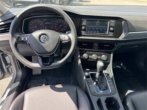Used 2020 Volkswagen Jetta SE w/ SE Cold Weather Package image 18