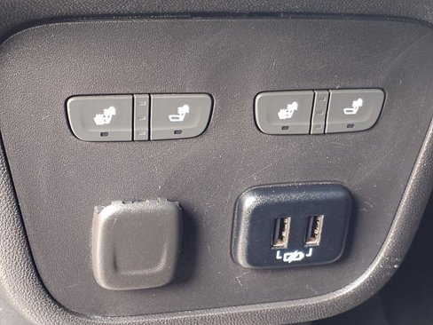Used 2018 Chevrolet Equinox Premier image 6