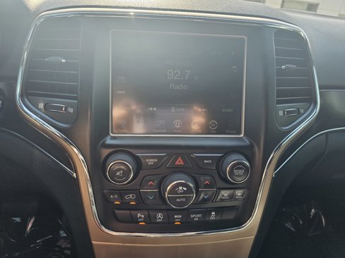 Used 2017 Jeep Grand Cherokee Limited w/ Luxury Group II image 21