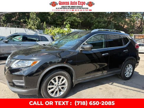 Used 2018 Nissan Rogue SV image 3