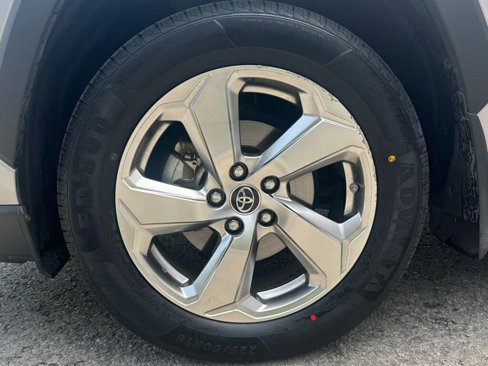 Used 2019 Toyota RAV4 Limited image 10