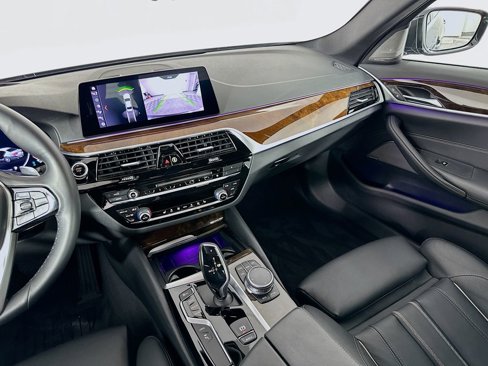 Used 2019 BMW 530e xDrive w/ Executive Package image 23