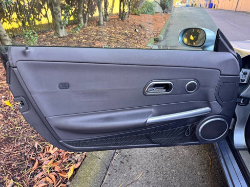Used 2005 Chrysler Crossfire Limited image 21