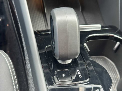 Certified 2023 Volvo XC40 Recharge Ultimate w/ Protection Package Premier image 37