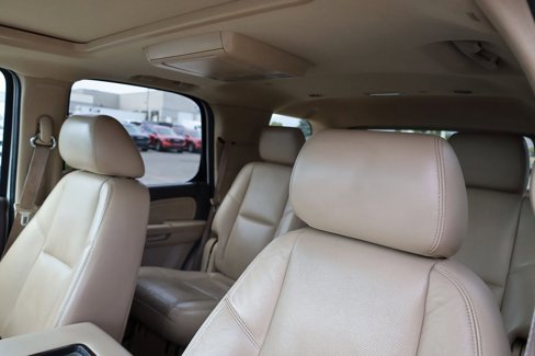 Used 2011 GMC Yukon Denali image 17