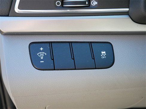 Used 2017 Hyundai Elantra SE image 16