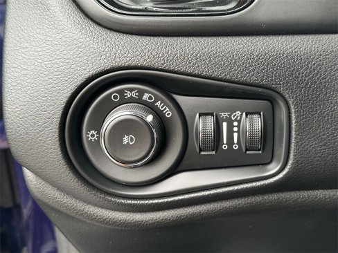 Certified 2020 Jeep Renegade Altitude image 28