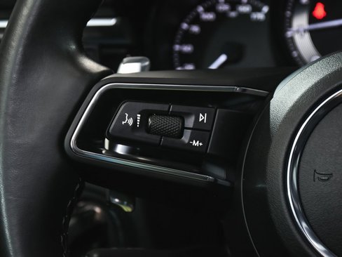 Used 2022 Porsche Macan image 32