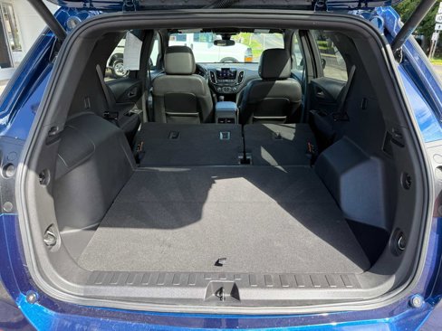 Used 2023 Chevrolet Equinox RS w/ RS Leather Package image 32