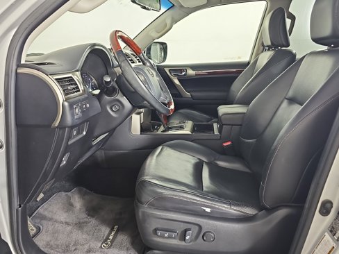 Used 2010 Lexus GX 460 image 4