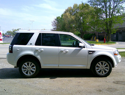 Used 2013 Land Rover LR2 image 8