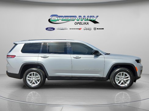 New 2025 Jeep Grand Cherokee L Laredo image 8