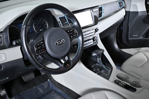 Used 2019 Kia Niro EX Premium image 12