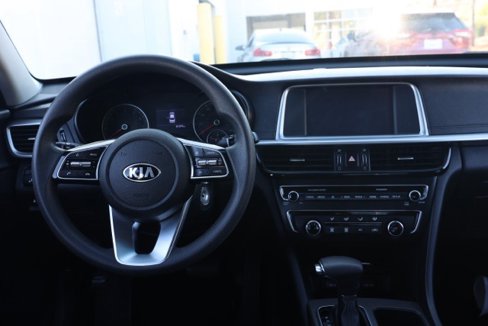 Used 2020 Kia Optima LX image 21