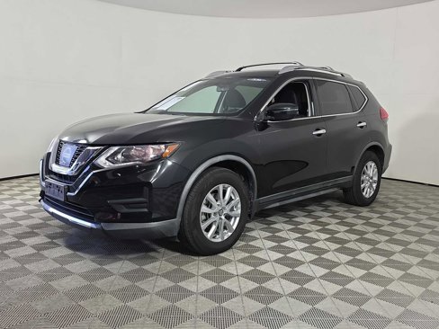 Used 2017 Nissan Rogue SV image 3