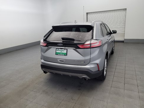 Used 2020 Ford Edge Titanium image 7