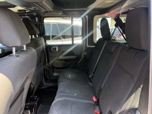 Used 2018 Jeep Wrangler Unlimited Sahara w/ Dual Top Group image 6