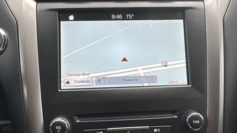 Used 2018 Ford Fusion SE w/ Fusion SE Technology Package image 24