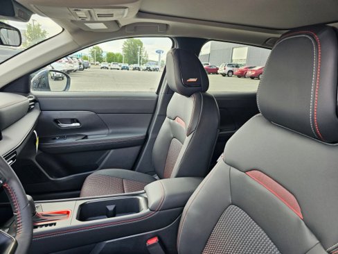 New 2025 Nissan Kicks SR w/ SR Premium Package image 24