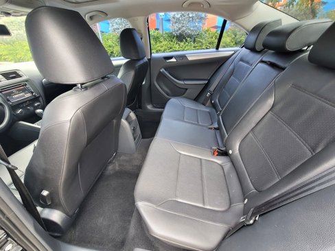 Used 2015 Volkswagen Jetta Sport image 10