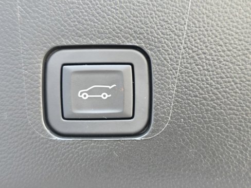Used 2021 Chevrolet Traverse Premier image 29