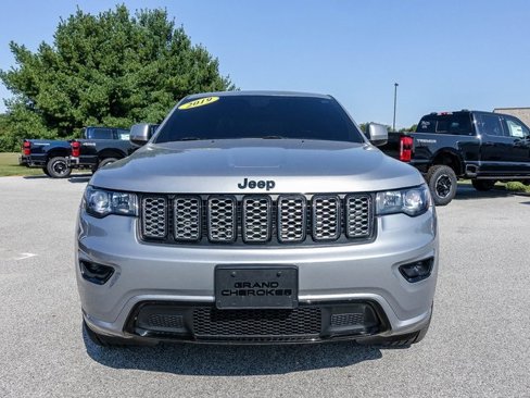 Used 2019 Jeep Grand Cherokee Altitude image 3