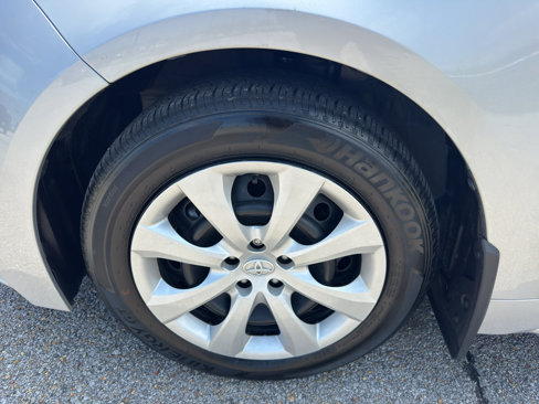 Used 2024 Toyota Corolla LE image 19