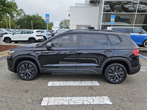 Certified 2022 Volkswagen Taos S image 4