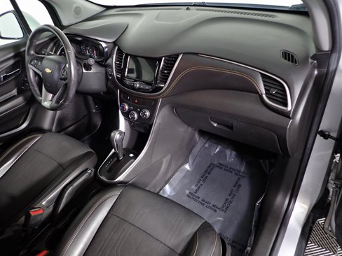 Used 2019 Chevrolet Trax LT w/ LT Convenience Package image 29