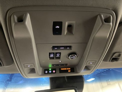 Used 2018 Cadillac Escalade ESV Premium Luxury image 30