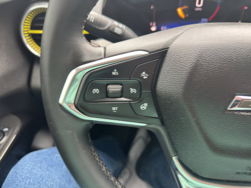 Used 2024 Chevrolet Trax ACTIV w/ Sunroof Package image 17