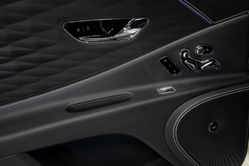 Used 2021 Bentley Flying Spur V8 image 43