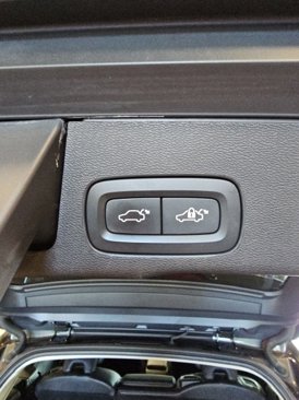 Used 2022 Volvo XC60 B5 Momentum image 33