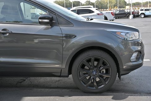 Used 2017 Ford Escape Titanium image 10