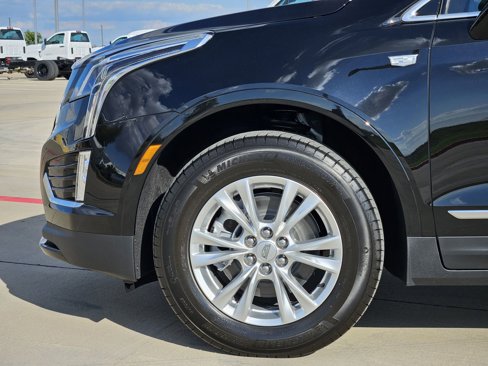 New 2025 Cadillac XT5 Luxury image 9