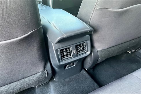 Used 2021 Toyota Venza LE image 29