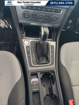 Used 2016 Volkswagen e-Golf SE image 20