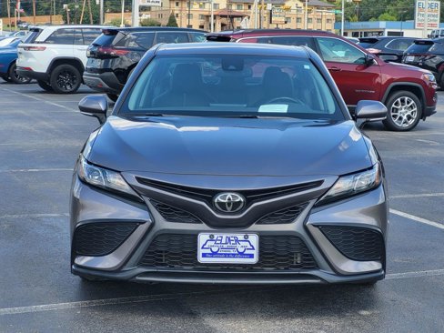 Used 2023 Toyota Camry SE image 2