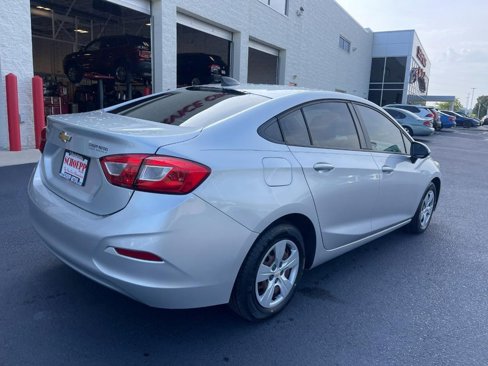 Used 2018 Chevrolet Cruze LS image 3