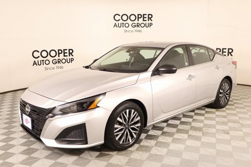 Used 2024 Nissan Altima 2.5 SV image 9