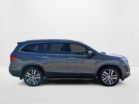 Used 2017 Honda Pilot Touring image 4